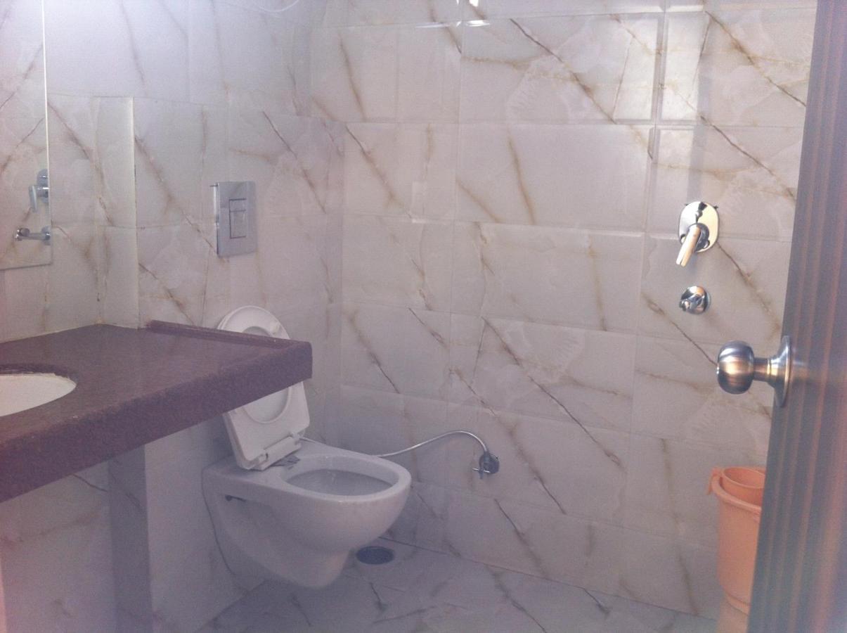 Mewar Hotel Джайпур Стая снимка