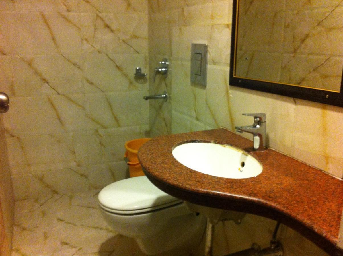 Mewar Hotel Джайпур Стая снимка