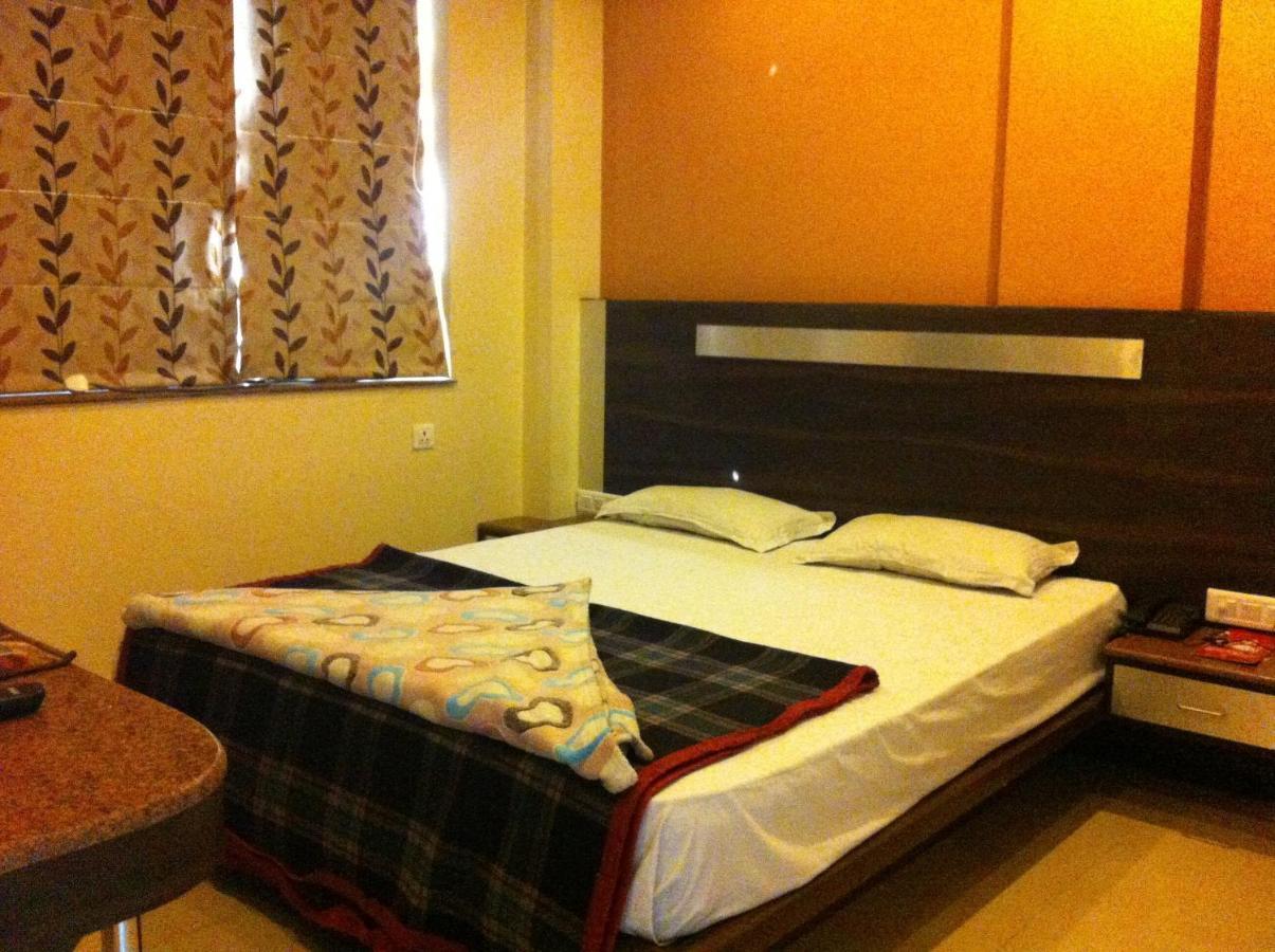 Mewar Hotel Джайпур Стая снимка