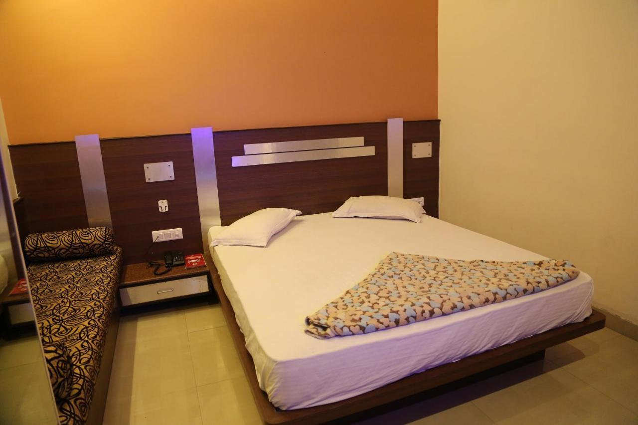 Mewar Hotel Джайпур Екстериор снимка