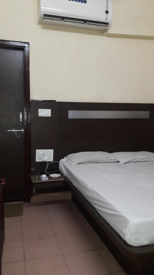 Mewar Hotel Джайпур Стая снимка