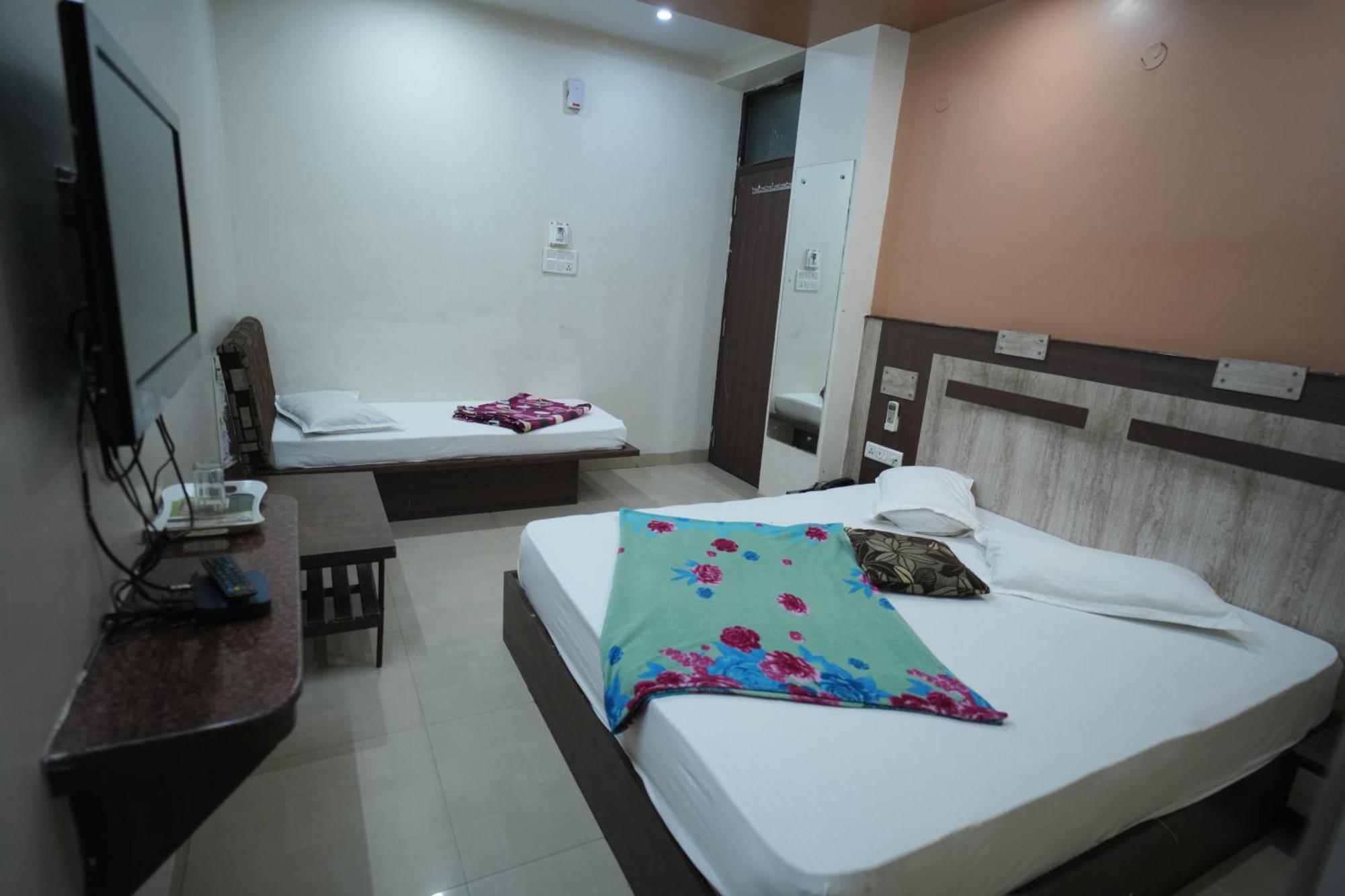 Mewar Hotel Джайпур Екстериор снимка