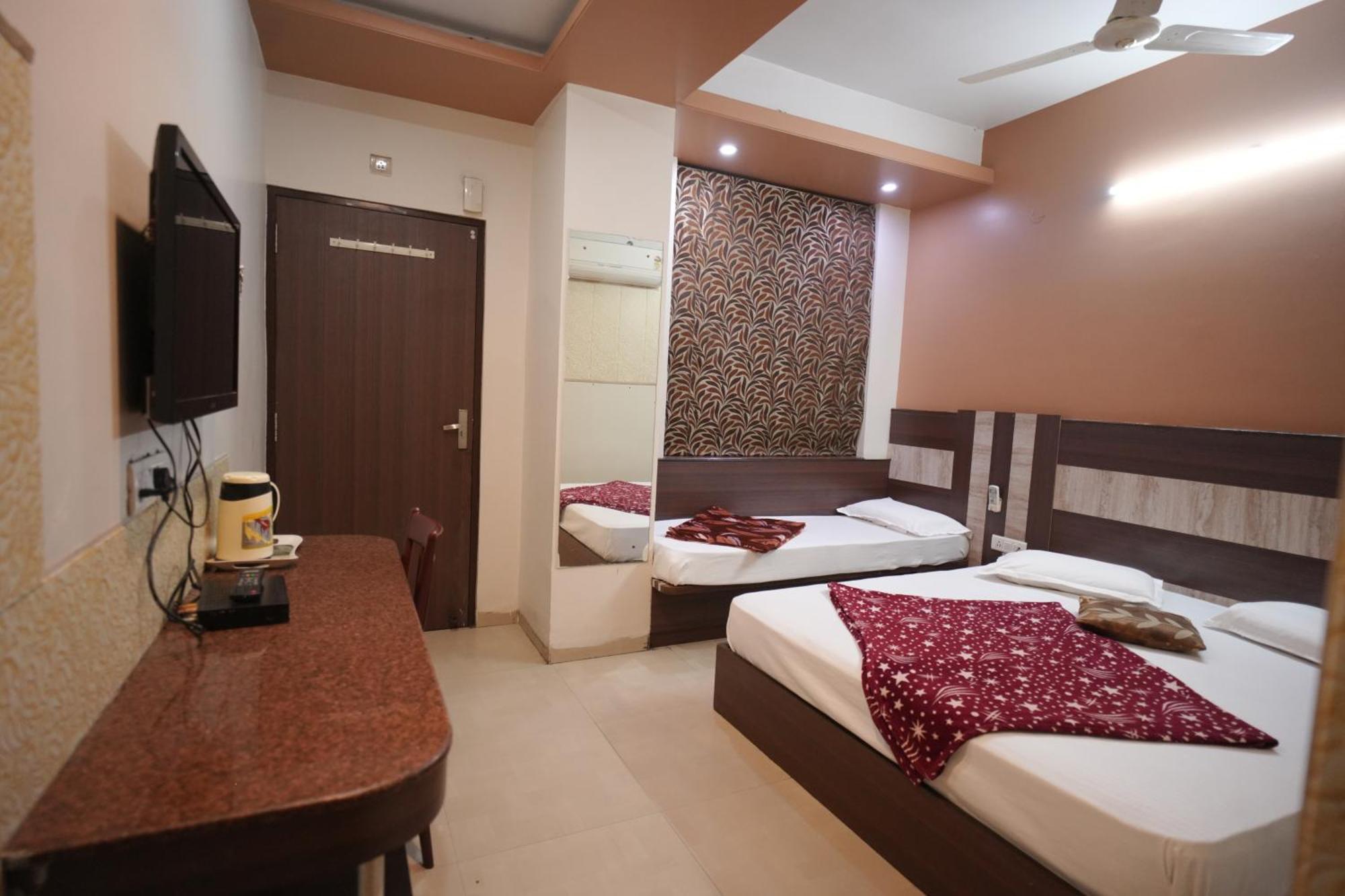 Mewar Hotel Джайпур Екстериор снимка